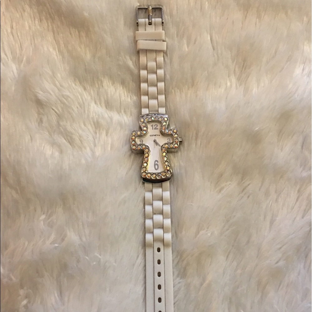 Geneva crystal silicone white cross watch - Picture 4 of 4